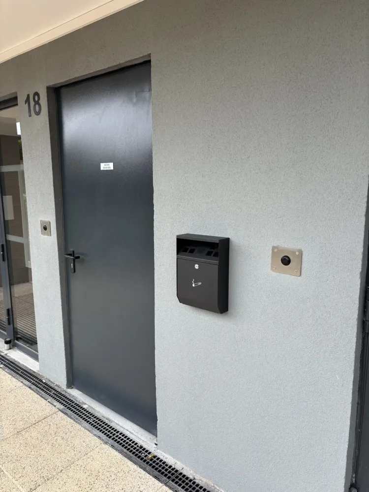 CADENCE CENDRIER MURAL  (4)